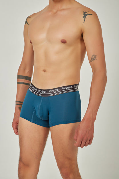 Boxer trunk corto hombre atento