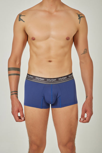 Boxer trunk corto hombre atento