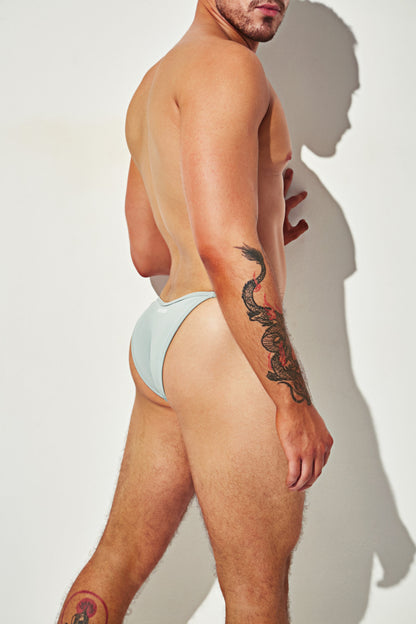 Ropa de playa hombre bronceado